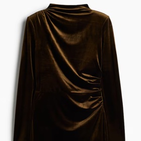 Sametové šaty, H&M, 549 Kč
