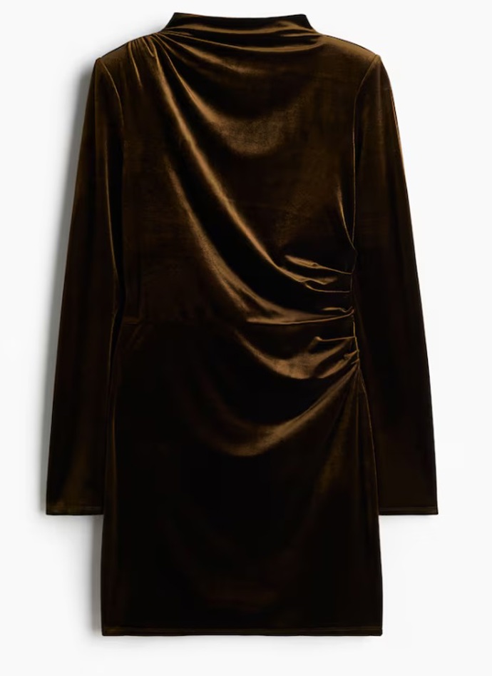 Sametové šaty, H&M, 549 Kč
