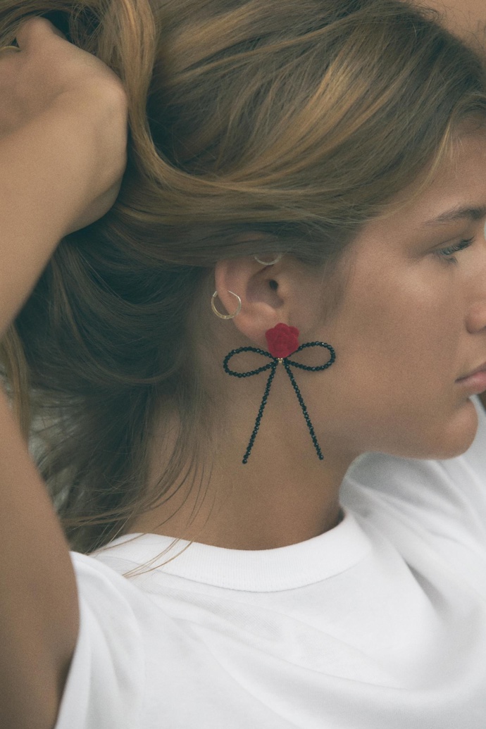 Náušnice, Zara, 399 Kč
Náušnice, Zara, 399 Kč