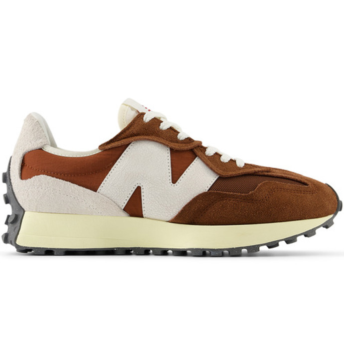 New Balance, 3000 Kč
