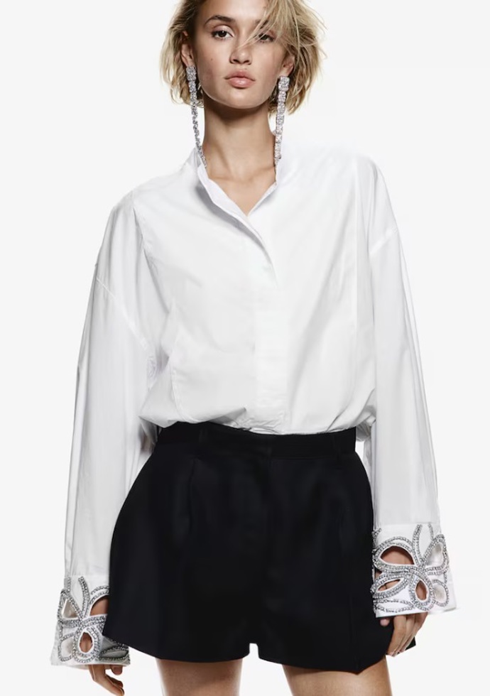 Smokingová košile se štrasem, H&M, 1 699 Kč
