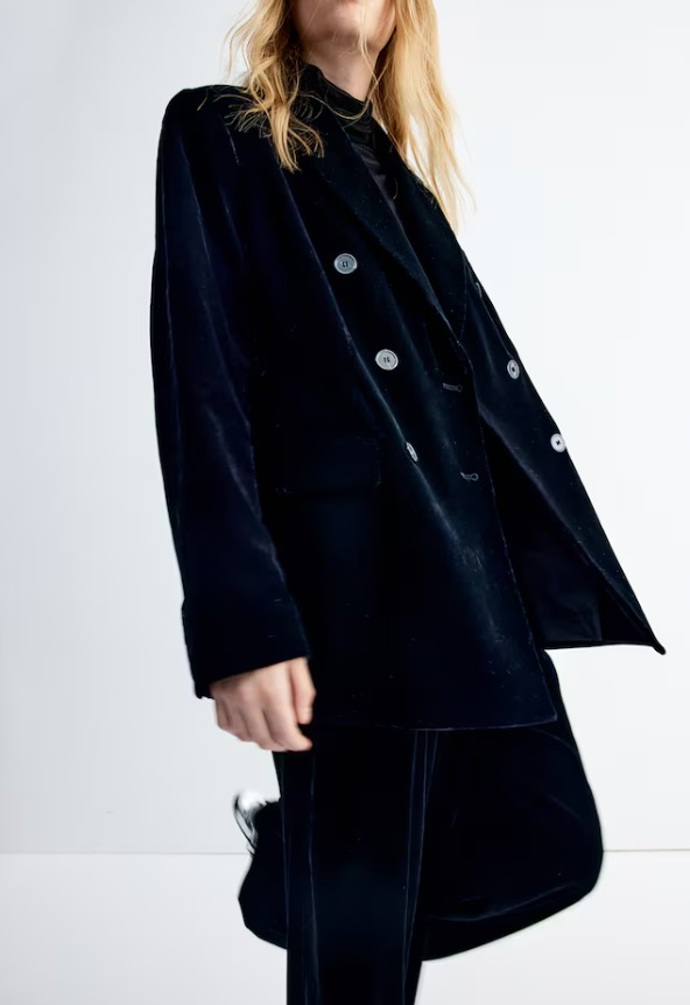 Dvouřadové sametové sako, H&M, 1 699 Kč
