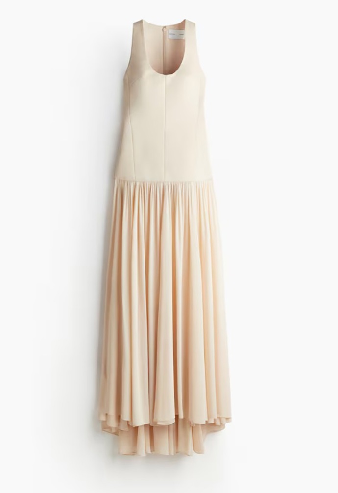 Maxi šaty s tenkou sukní, H&M, 4 299 Kč
