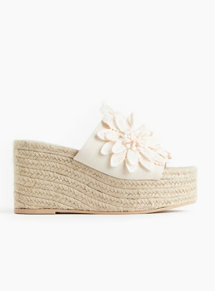 Espadrilky s klínovým podpatkem, H&M, 959 Kč
