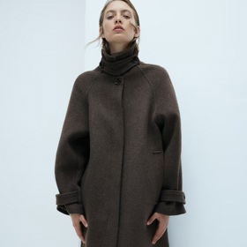 Kabát z vlněné směsi, H&M, 5 499 Kč
