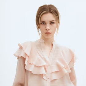 Volánková halenka, H&M, 719 Kč
