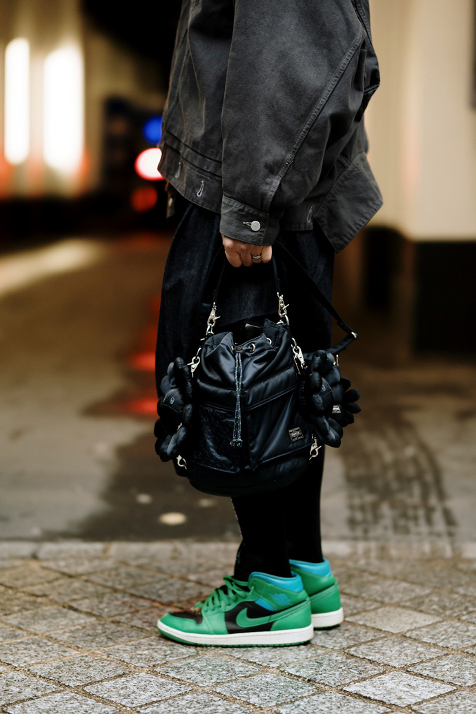 Trendy tenisky street style
Trendy tenisky street style