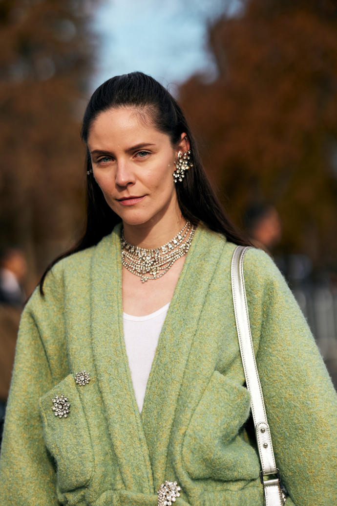 Choker náhrdelník. Street style.
Choker náhrdelník. Street style.