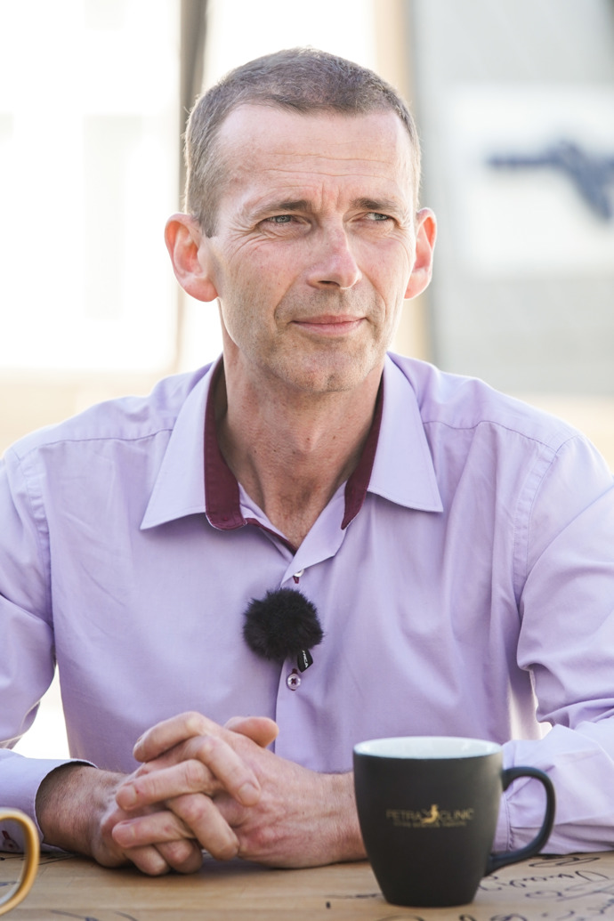 Nutriční specialista Petr Havlíček dnes pomáhá sportovcům s slavným. Těžko věřit, že i on s váhou velmi bojoval.
