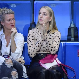 Ivana drží palce svému milému na tenisových turnajích po celém světě
