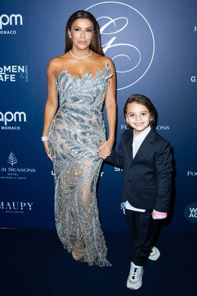 Eva Longoria se svým synem.
Eva Longoria se svým synem.