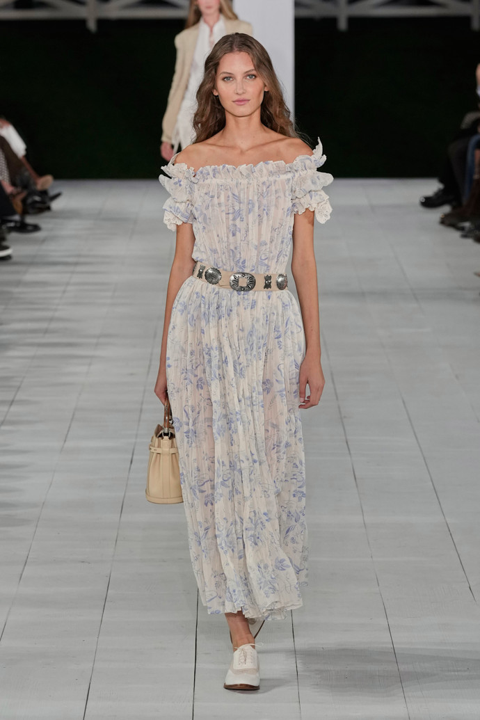 Květinový vzor: Ralph Lauren jaro/léto 2025
Květinový vzor: Ralph Lauren jaro/léto 2025