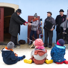 Muzikanti na adventním jarmarku na Veselém kopci (2023)
