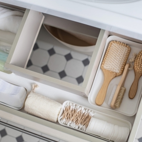 Úklid podle Marie Kondo vám pomůže zvládnou nejen předvánoční chaos, ale zajistí čistou a organizovanou domácnost napořád.
Úklid podle Marie Kondo vám pomůže zvládnou nejen předvánoční chaos, ale zajistí čistou a organizovanou domácnost napořád.