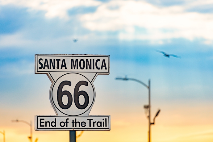 Silnice Route 66 je lemována typickými motely, bistry a benzínkami, ale také záhadnými místy
