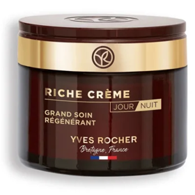 Noční krém Riche Créme, Yves Rocher (1099 Kč)

Je určen pro zralou pleť, kterou trápí výrazné projevy stárnutí. Pleť je okamžitě zářivější, získává pocit pohodlí a obnovuje svou přirozenou pružnost. 
