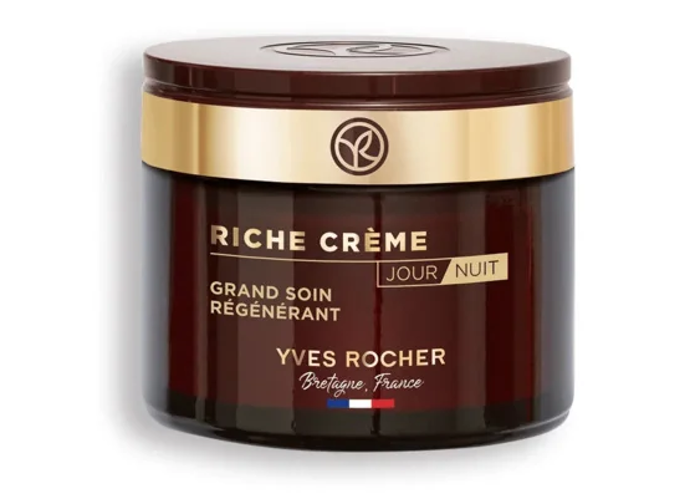 Noční krém Riche Créme, Yves Rocher (1099 Kč)

Je určen pro zralou pleť, kterou trápí výrazné projevy stárnutí. Pleť je okamžitě zářivější, získává pocit pohodlí a obnovuje svou přirozenou pružnost. 
