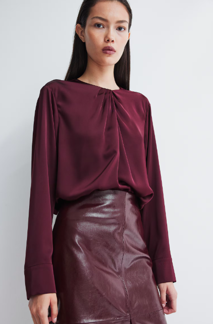 Saténová halenka, H&M, 479 Kč
Saténová halenka, H&M, 479 Kč