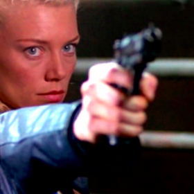 Peta Wilson v seriálu Brutální Nikita

