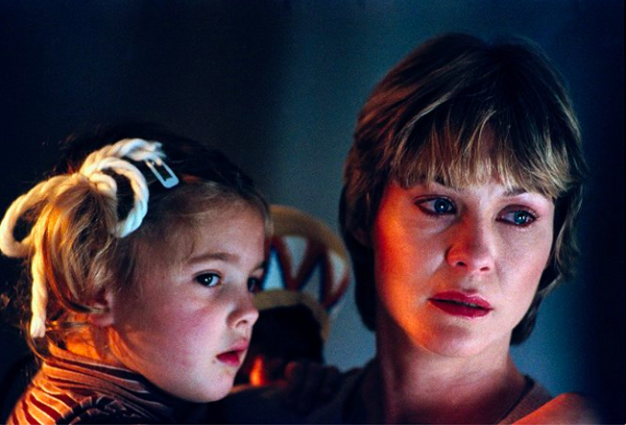 Drew ve své ikonické roli ve filmu E.T. Mimozemšťan.
Drew ve své ikonické roli ve filmu E.T. Mimozemšťan.