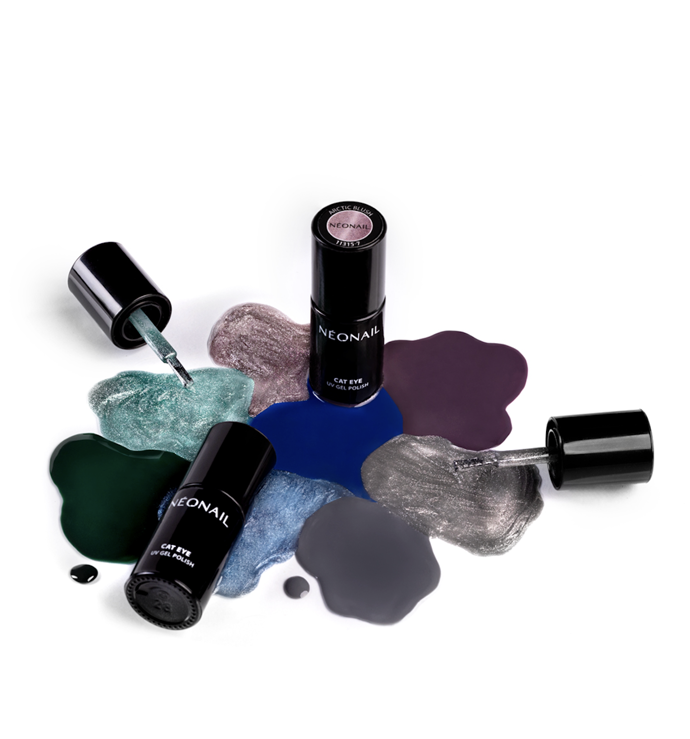 Značka Neonail právě teď nabízí limitovanou edici Glacial Glow. Lak stojí cca 260 Kč.
