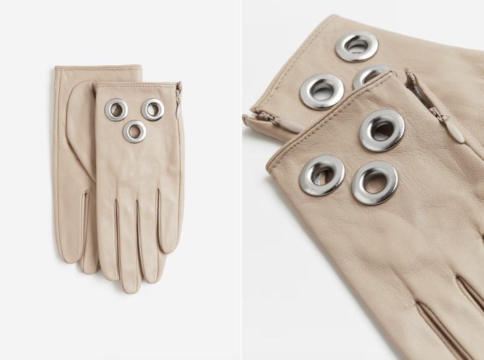 Kožené rukavice s kovovými ozdobami, béžová a černá, H&M, 679 Kč
