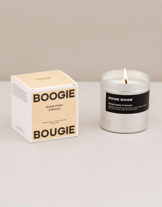 Svíčka Sunset Amber & Almond, Boogie Bougie, 999 Kč
