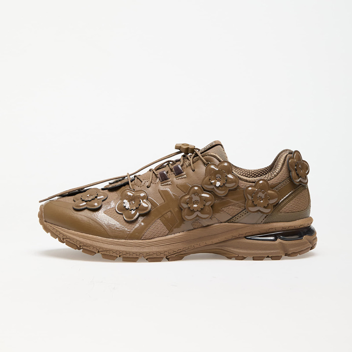 Tenisky, Asics x Cecilie Bahnsen, 5899 Kč
Tenisky, Asics x Cecilie Bahnsen, 5899 Kč