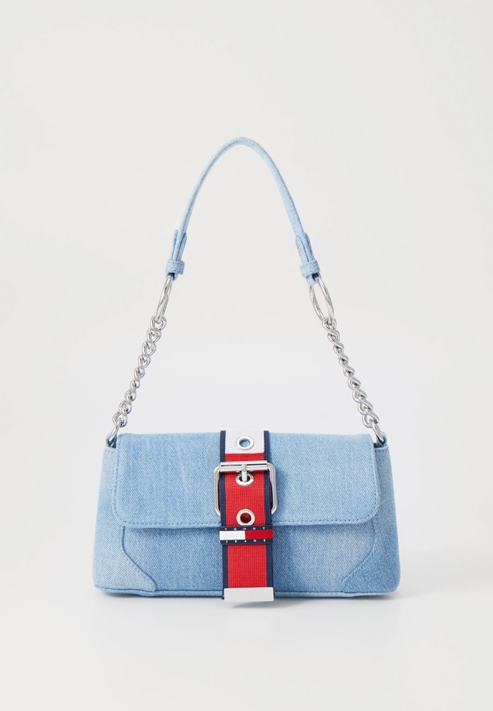 Kabelka, Tommy Jeans, 3360 Kč
Kabelka, Tommy Jeans, 3360 Kč