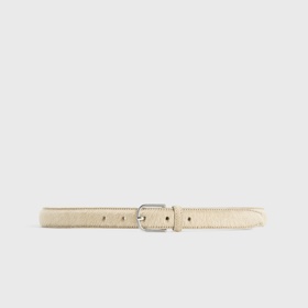 Pásek Pony hair belt sand, Toteme, 380 eur

