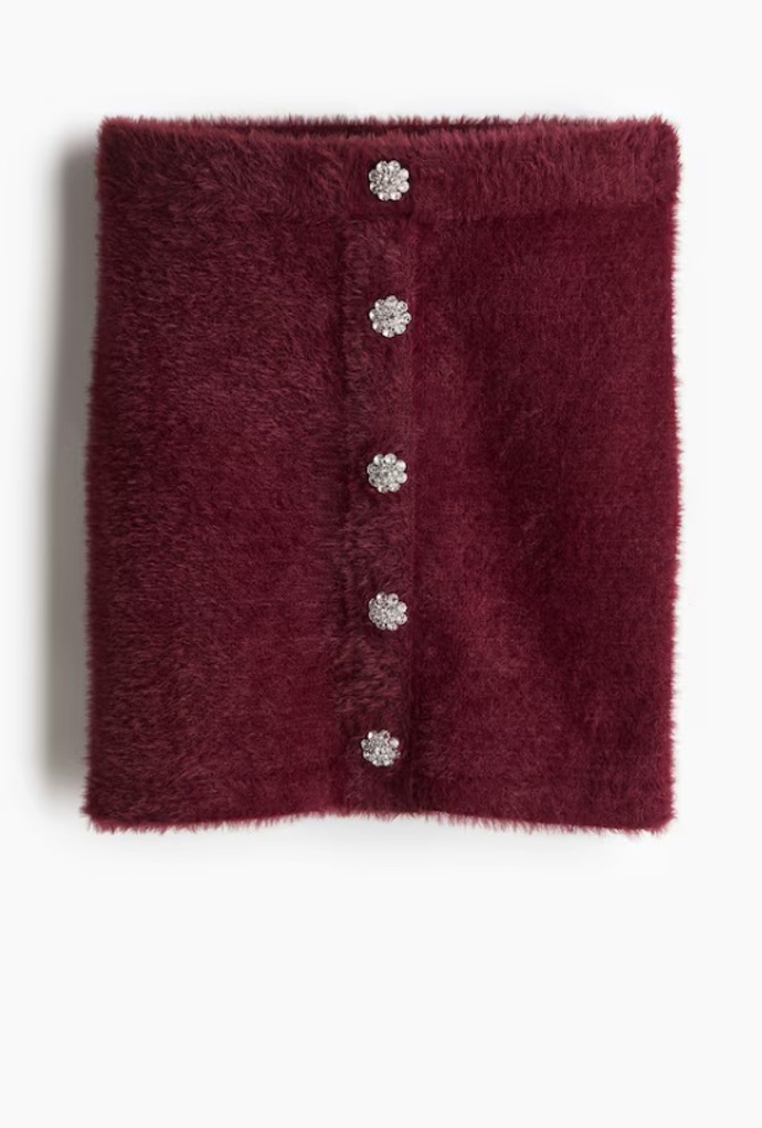 Minisukně z huňatého úpletu s bižuterními knoflíky, H&M, 3 699 Kč
