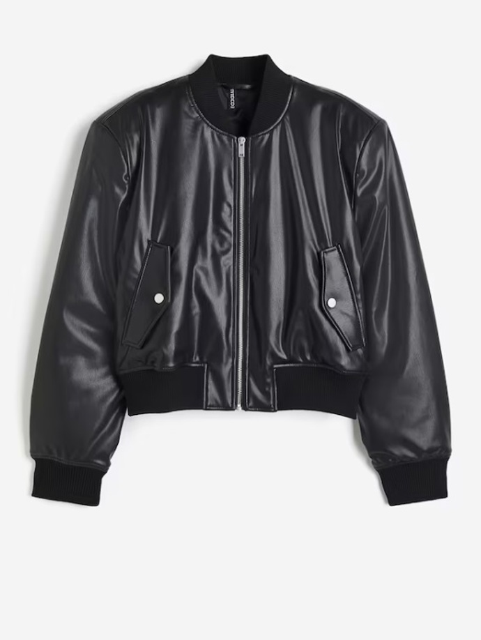 Bomber s ramenními vycpávkami a povrchovou vrstvou, H&M, 429 Kč
