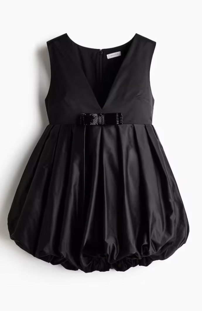 Minišaty s bublinovým lemem, H&M, 1 099 Kč
