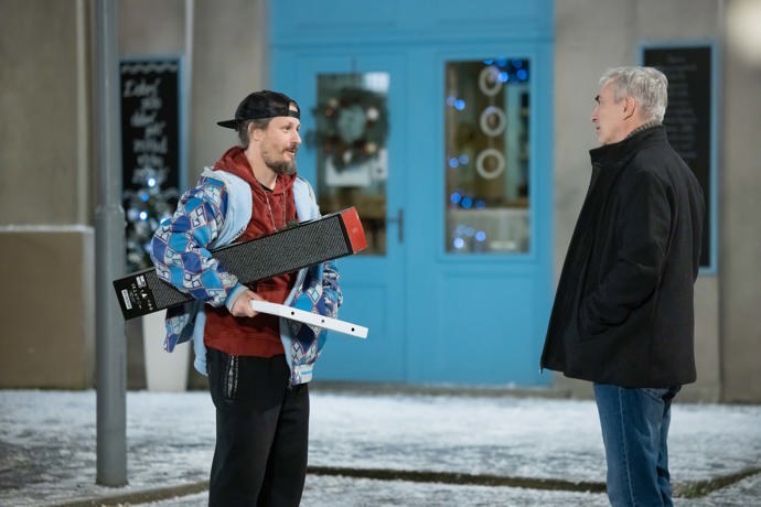 Nekonečný seriál Ulice sleduje dramatické osudy několika rodin žijících v sousedství
