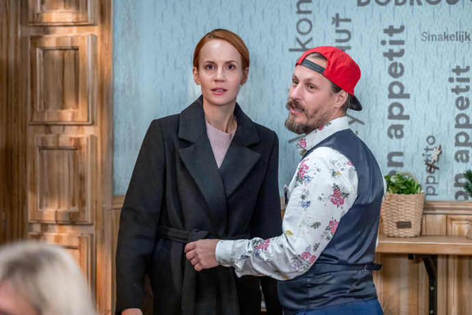 Nekonečný seriál Ulice sleduje dramatické příběhy několika rodin žijících v sousedství
