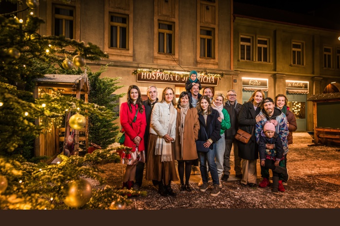 Nekonečný seriál Ulice sleduje dramatické osudy několika rodin žijících v sousedství
