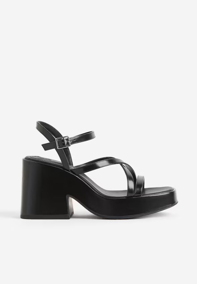 Sandálky na platformě, H&M, 299 Kč
