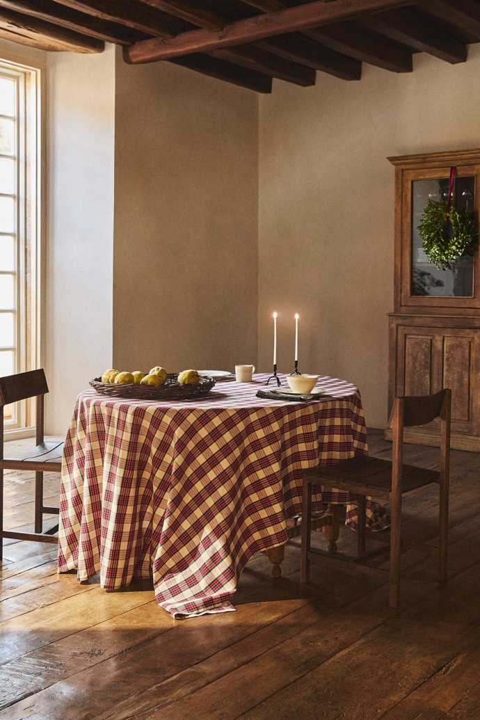 Vánoční ubrus, Zara Home, 1099 Kč
