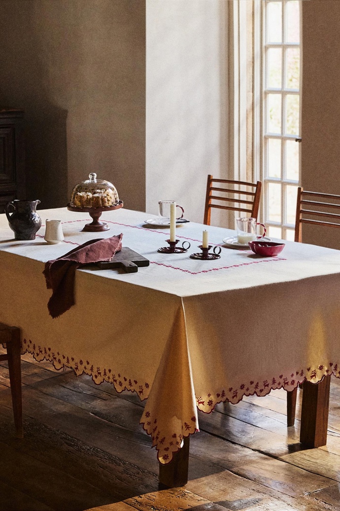 Vánoční ubrus, Zara Home, 2899 Kč
