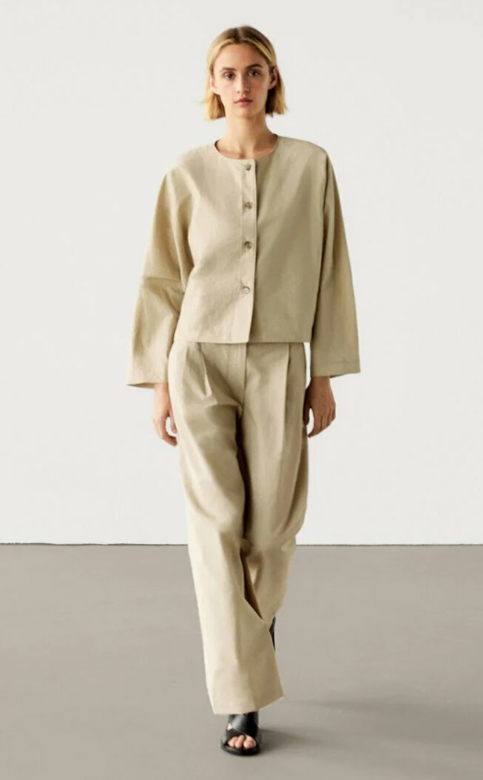 Lehká bunda, Massimo Dutti, 2 699 Kč
Lehká bunda, Massimo Dutti, 2 699 Kč