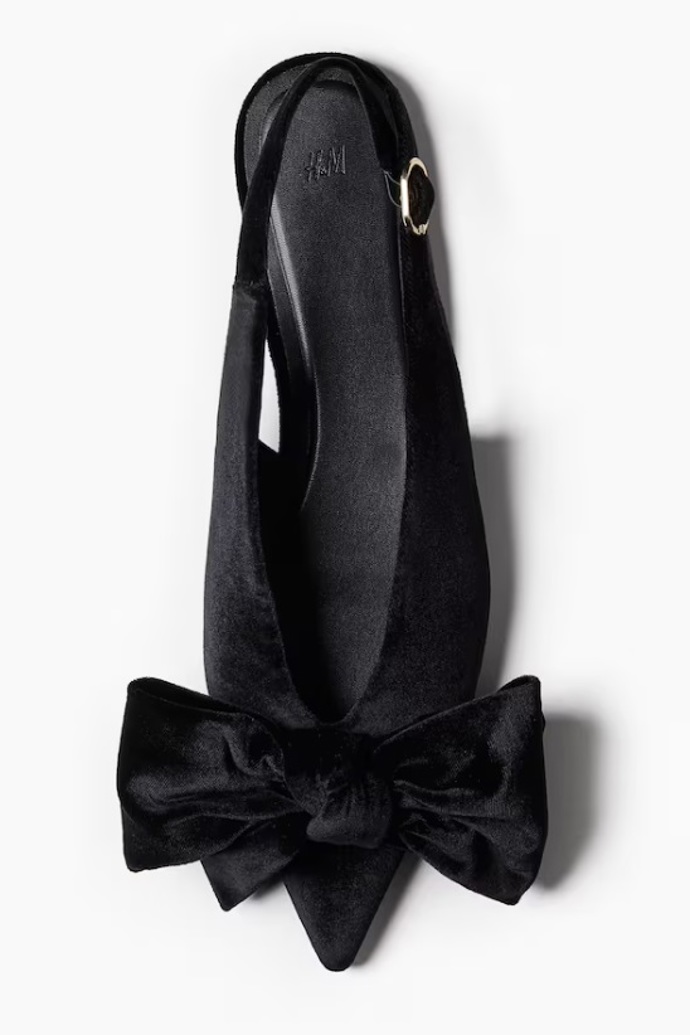 Velurové střevíčky s mašlí, H&M, 719 Kč
