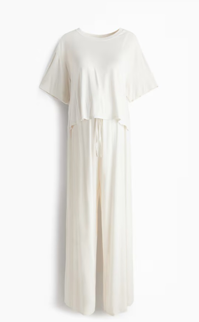 Dvoudílná žerzejová souprava, H&M, 959 Kč
Dvoudílná žerzejová souprava, H&M, 959 Kč