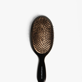 Kartáč pro objem Volumizing Brush, Woods Copenhagen, 1410 Kč
