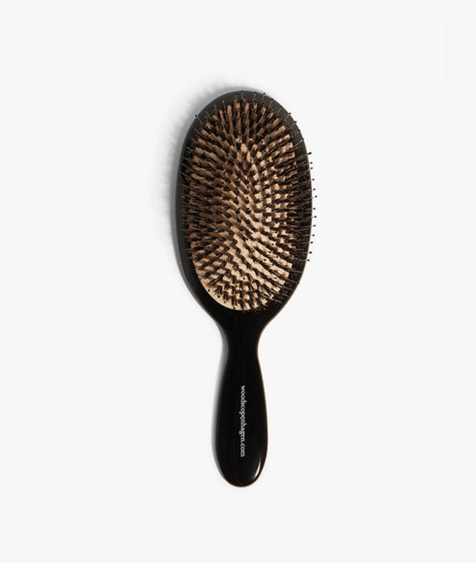 Kartáč pro objem Volumizing Brush, Woods Copenhagen, 1410 Kč
