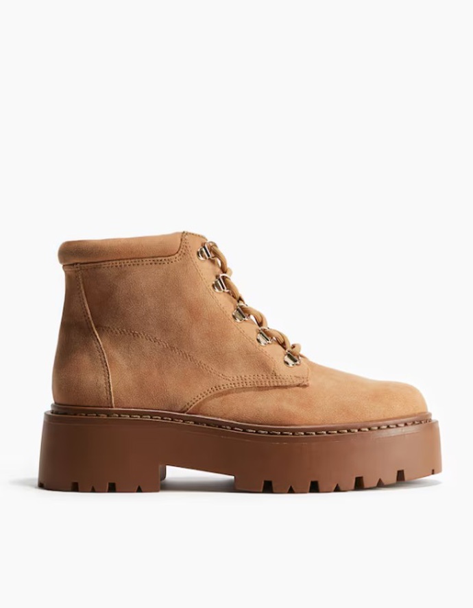 Robustní šněrovací boty, H&M, 1 069 Kč
