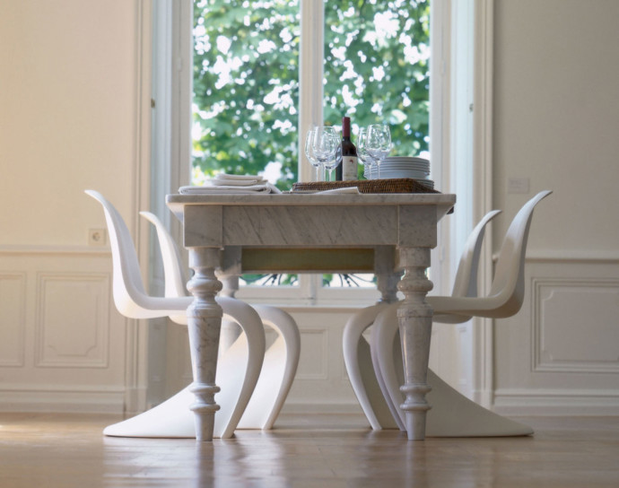 Posaďte se na stylové židle Panton Chair, Vitra, 9 408 Kč
