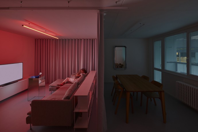 Rekonstrukce panelového bytu nemusí být nudná! Architekti René Dlesk a Tamara Kolaříková vytvořili pro paní H a její dva syny moderní a minimalistický prostor, kde se potkává funkčnost, estetika a osobitost. Odvážná změna dispozic přinesla více soukromí a svěží atmosféru.
Rekonstrukce panelového bytu nemusí být nudná! Architekti René Dlesk a Tamara Kolaříková vytvořili pro paní H a její dva syny moderní a minimalistický prostor, kde se potkává funkčnost, estetika a osobitost. Odvážná změna dispozic přinesla více soukromí a svěží atmosféru.