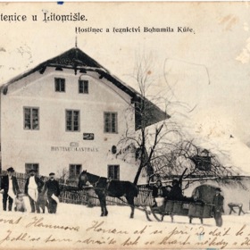 Za protektorátu Čechy a Morava byla vesnice na českém území, tady stál jeden ze dvou hraničních přechodů, které do ní vedly. Pas byl nutností.
