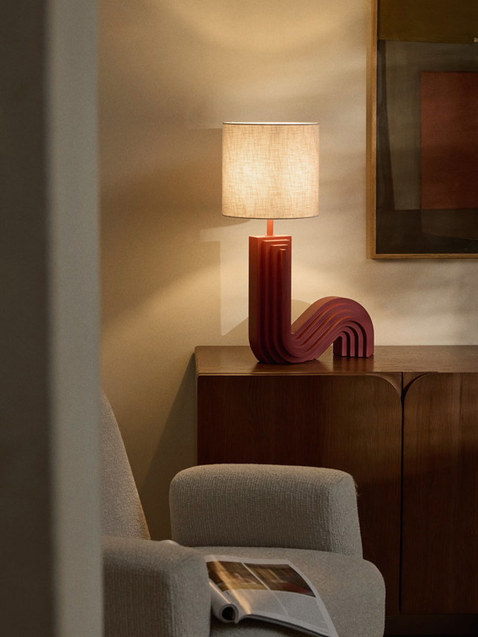 Designová stolní lampa Luomo, Westwing Collection, 5 049 Kč

