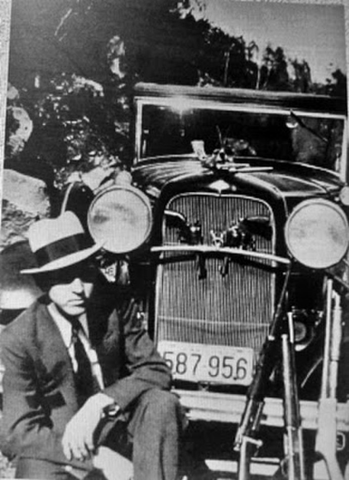 Clyde Barrow
Clyde Barrow
